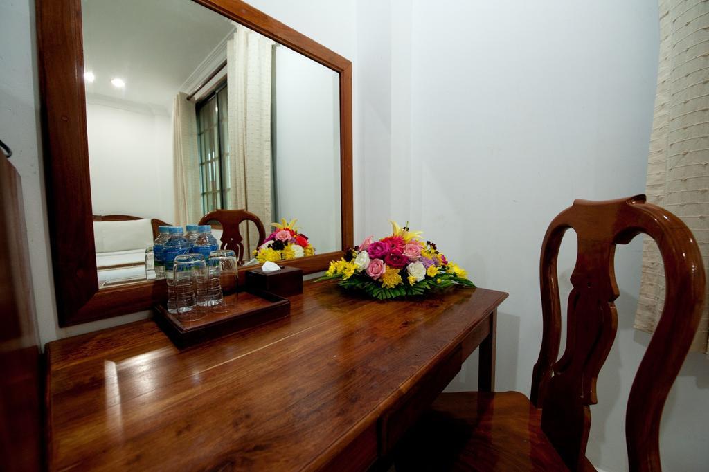 Wei Si Deng Hotel & Restaurant Phnom Penh Eksteriør bilde