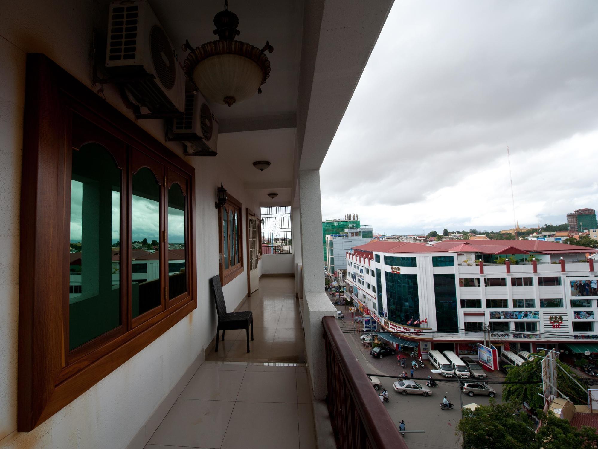 Wei Si Deng Hotel & Restaurant Phnom Penh Eksteriør bilde