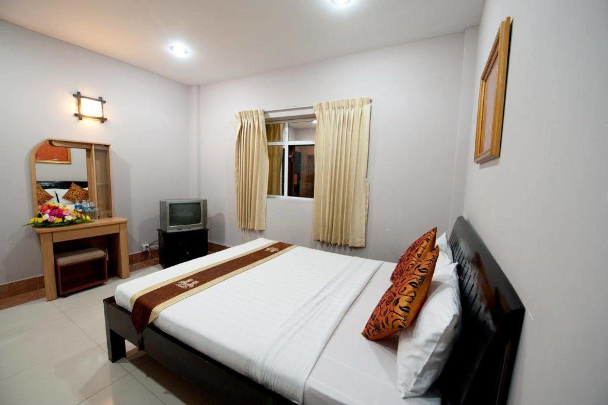 Wei Si Deng Hotel & Restaurant Phnom Penh Eksteriør bilde