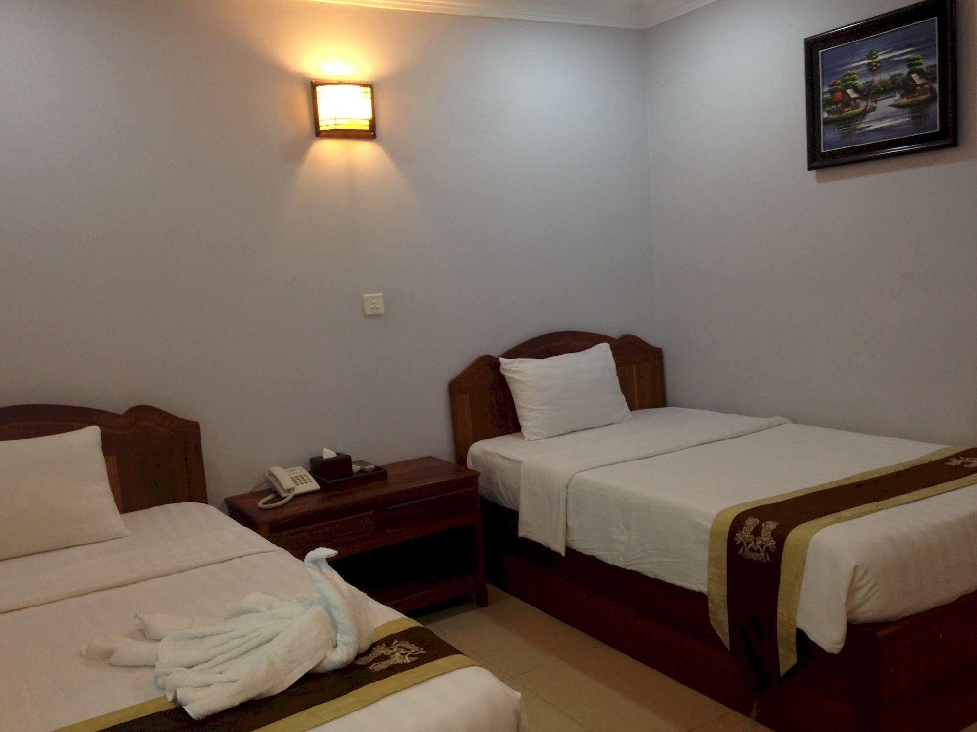 Wei Si Deng Hotel & Restaurant Phnom Penh Eksteriør bilde
