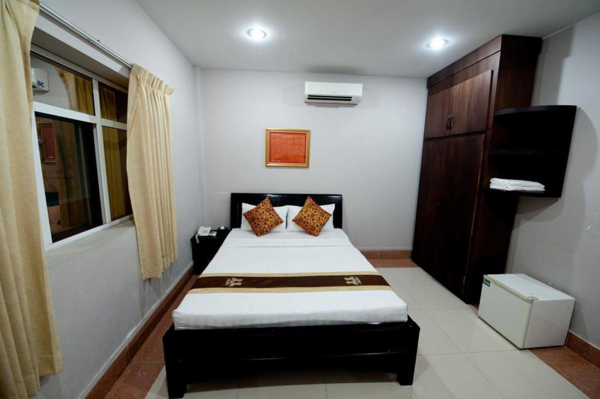 Wei Si Deng Hotel & Restaurant Phnom Penh Eksteriør bilde