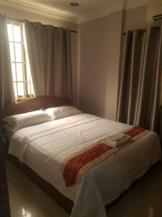 Wei Si Deng Hotel & Restaurant Phnom Penh Eksteriør bilde